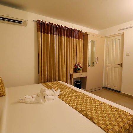 Hotel Swarna Residency Kochi ภายนอก รูปภาพ