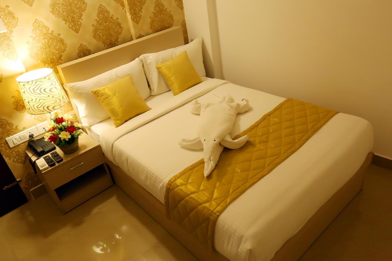 Hotel Swarna Residency Kochi ภายนอก รูปภาพ